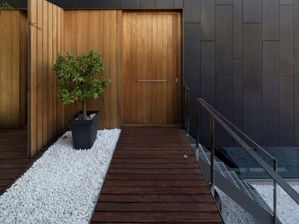 Menghadirkan kesan natural dan sejuk di rumah. (Foto: architecturebeast.com)