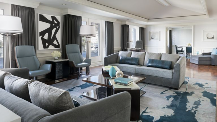  Mempunyai fasilitas yang sangat lengkap, mulai dari ruang tamu, dapur, ruang makan, teras, hingga menyajikan pemandangan terbaik, tidak heran kalau presidential suite tidak tersedia di semua hotel berbintang. (Foto: Ritz Carlton)