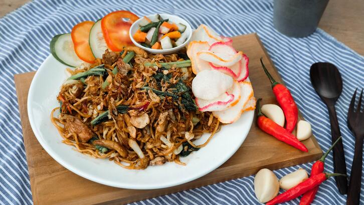 Menu simpel ini bisa Anda hidangkan untuk buka puasa bersama keluarga. (Foto: Unsplash - R Eris Prayatama)