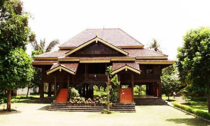 Rumah Adat Bengkulu: Bubungan Lima Rumah Adat Bengkulu: Bubungan Lima