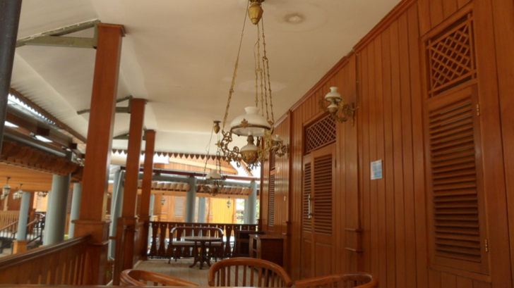 Rumah Adat Betawi: Kebaya