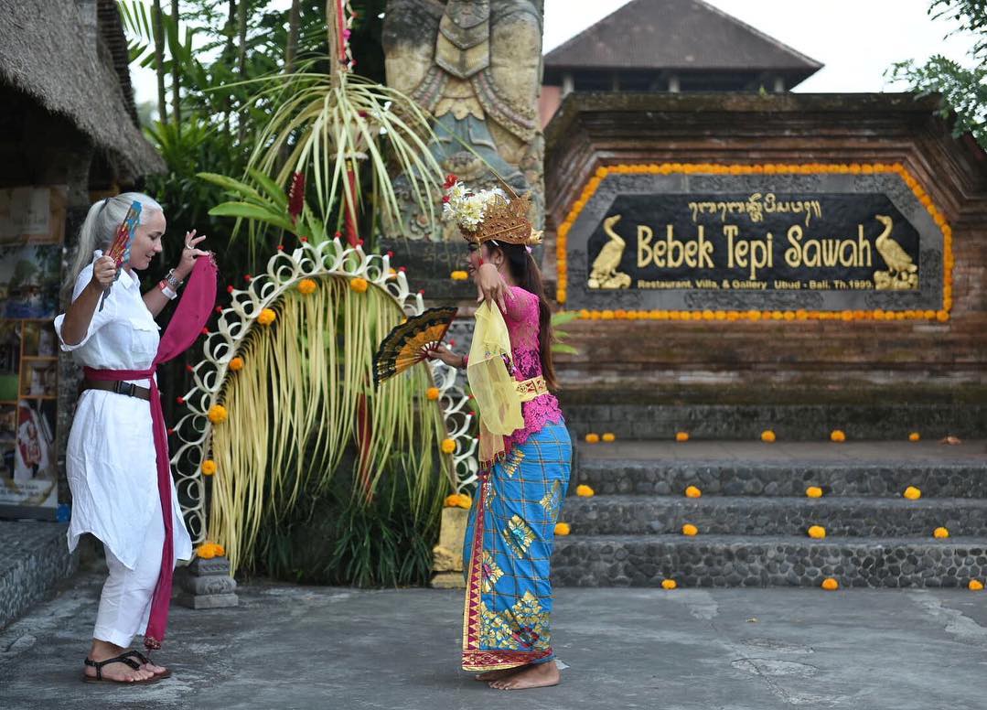 Restoran Di Bali Yang Wajib Dikunjungi Kalau Liburan Ke Bali! Bebek Tepi Sawah Ubud Bali