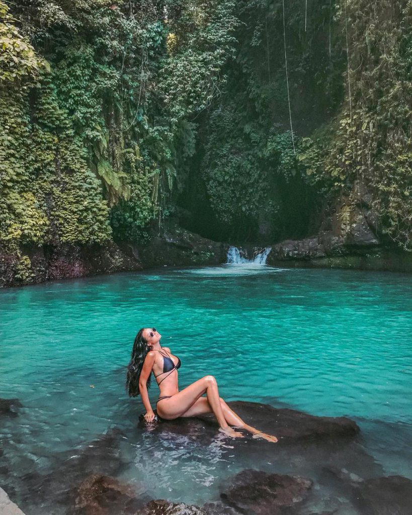 Secret Garden Sambangan, Paket Lengkap Air Terjun dan Kolam Alami