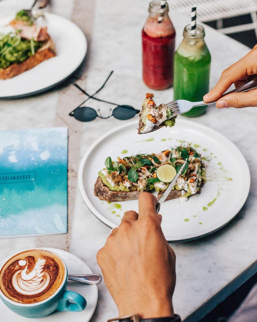 6 Tempat Sarapan di Seminyak Paling Hits 6 Tempat Sarapan di Seminyak Paling Hits