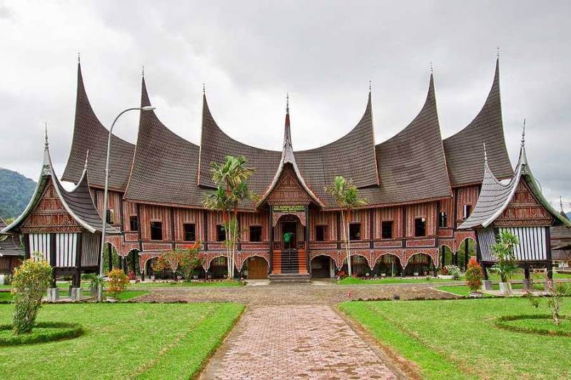 Rumah Adat Padang Gonjong Ampek Baanjuang Rumah Adat Padang Gonjong Ampek Baanjuang