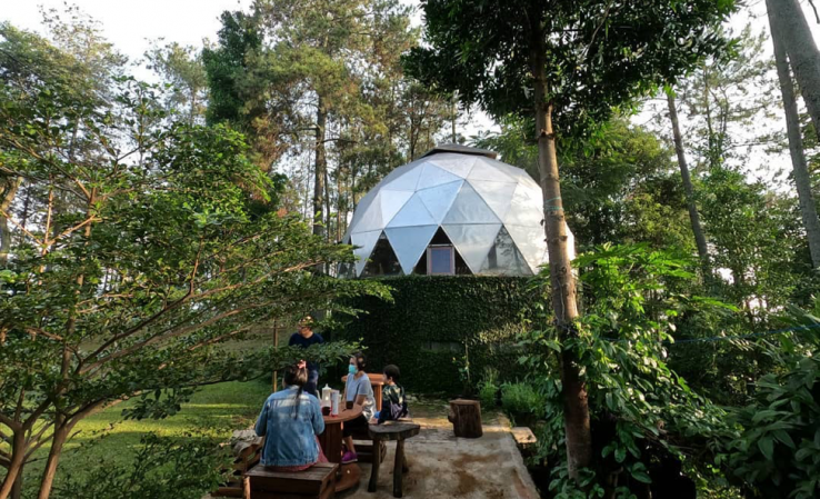 1. Tempat Piknik di Bandung: Pagerwangi Dome