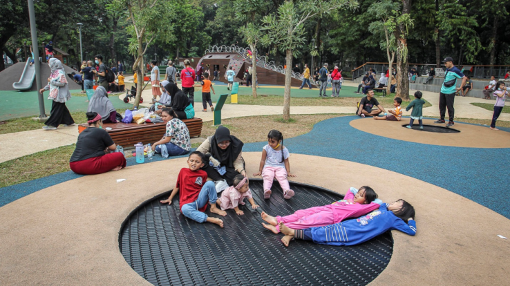 1. Tempat Piknik di Jakarta: Tebet Eco Park