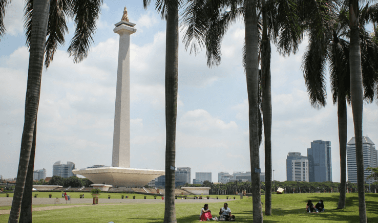7. Tempat Piknik di Jakarta: Monumen Nasional (Monas)
