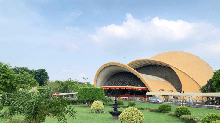 8. Tempat Piknik di Jakarta: Taman Mini Indonesia Indah
