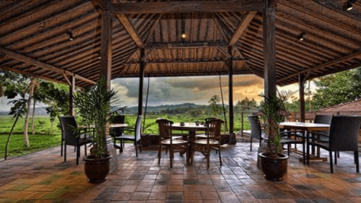 Villa di Jogja: Blue Steps Villa & Resto, Kental Tradisi Jawa