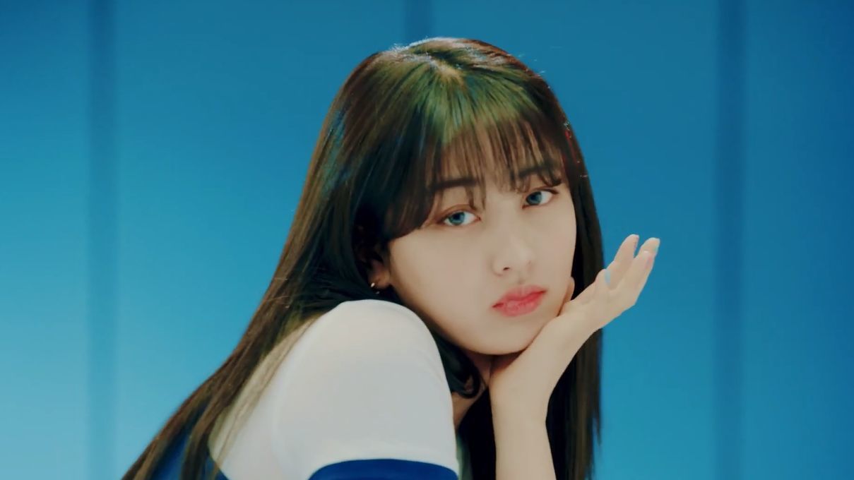 10 Foto Artis Jihyo 