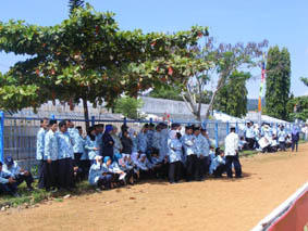 Tipe Orang Saat Upacara Bendera Tipe Orang Saat Upacara Bendera