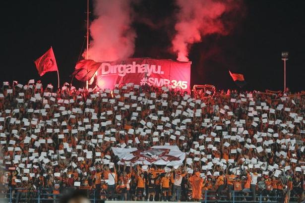 7 Suporter Sepak Bola Paling Kreatif Yang Ada Di Indonesia