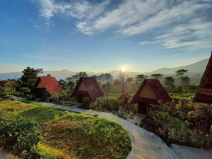 Camping Gayatri: Rute, Fasilitas Unggulan, dan Tiket Masuk