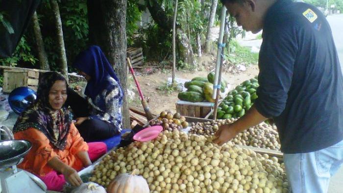 7 Hal Spontan Yang Sering Dilakukan Di Tempat Umum 7 Hal Spontan Yang Sering Dilakukan Di Tempat Umum