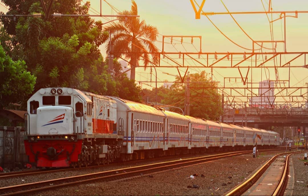 Daftar Harga Tiket Kereta Api Indonesia Terbaru Terlengkap!