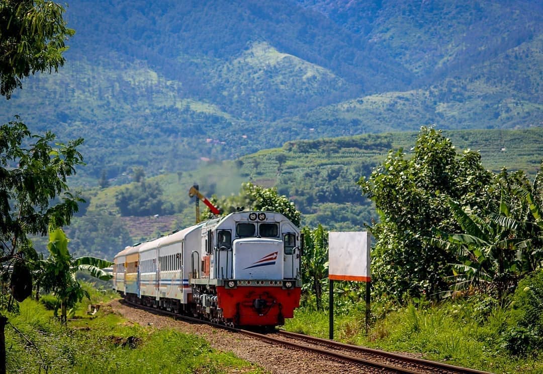 Daftar Kereta Api Indonesia Terbaru Terlengkap!