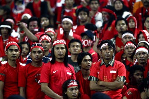 6 Tipe Fans Sepak Bola Di Indonesia Yang Unik 6 Tipe Fans Sepak Bola Di Indonesia Yang Unik