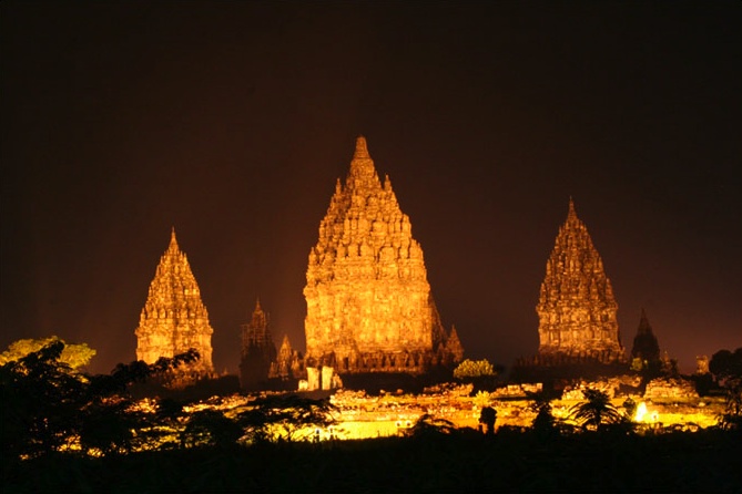 13 Tempat Wisata Yang Konon Membuat Hubungan Tak Langgeng