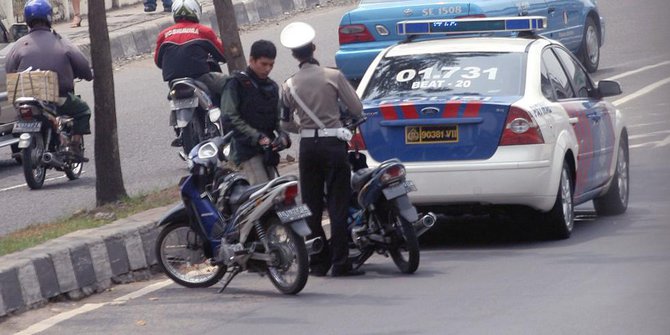 5 Modus Kejahatan Yang Sering Dialami Pengendara Sepeda Motor 5 Modus Kejahatan Yang Sering Dialami Pengendara Sepeda Motor