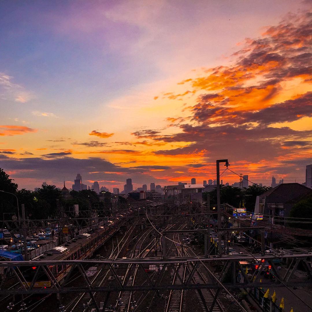 Informasi Seputar Stasiun Jatinegara Jakarta