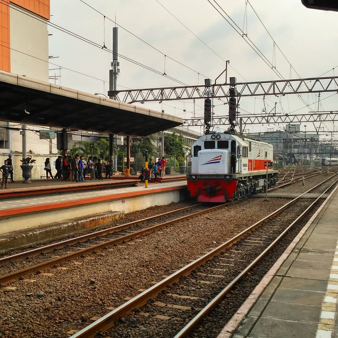 Informasi Seputar Stasiun Jatinegara Jakarta