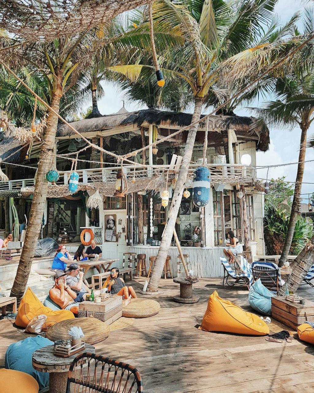 5 Tempat Hip di Bali yang Wajib Dikunjungi 5 Tempat Hip di Bali yang Wajib Dikunjungi
