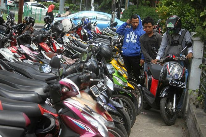 8 Masalah Ketika Memakai Jasa Parkir Liar