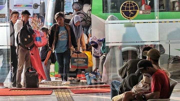 Mereka Bukan 'Pemudik', Mereka Pengungsi Ekonomi! Mereka Bukan 'Pemudik', Mereka Pengungsi Ekonomi!