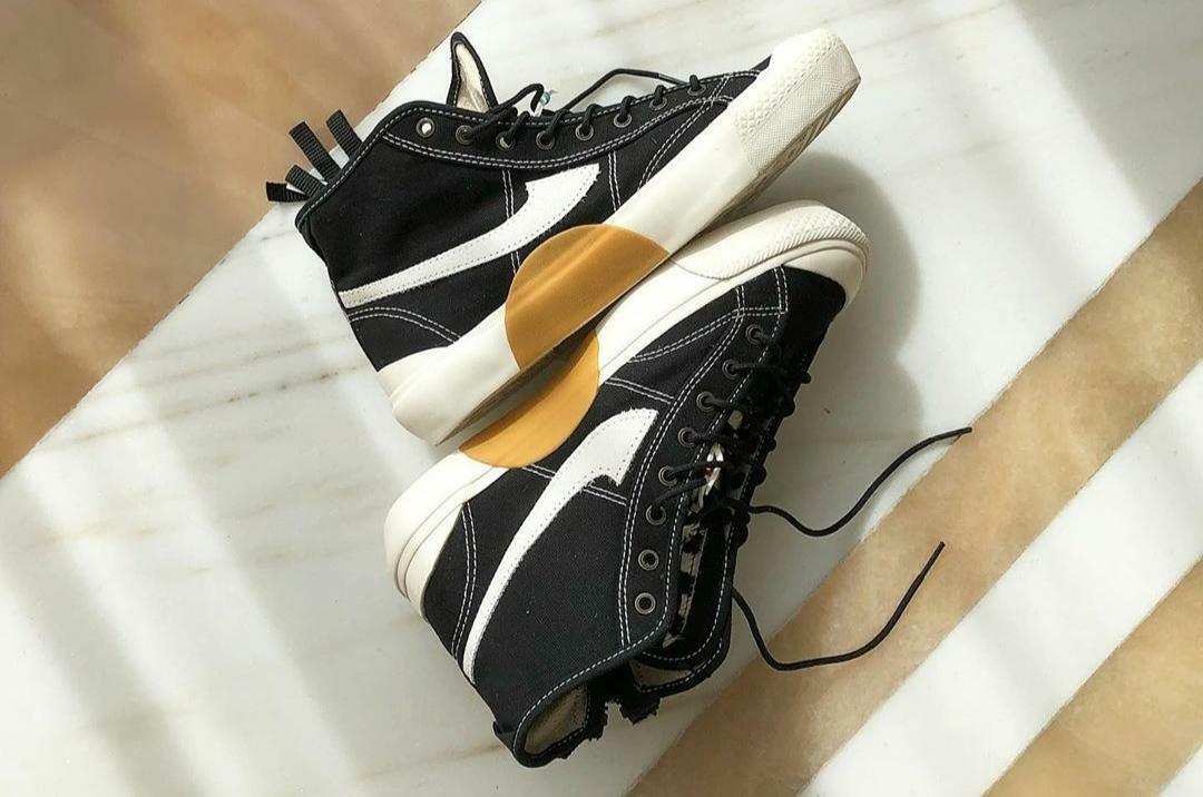 Orang Indonesia Itu Tajir Ya, Lelang Sepatu Lokal Aja Tembus Puluhan Juta Cuy! Orang Indonesia Itu Tajir Ya, Lelang Sepatu Lokal Aja Tembus Puluhan Juta Cuy!