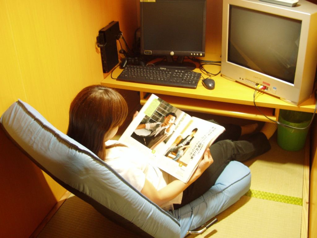 Penghuni Warnet di Jepang Terpaksa Menggelandang Karena Virus Corona! Penghuni Warnet di Jepang Terpaksa Menggelandang Karena Virus Corona!