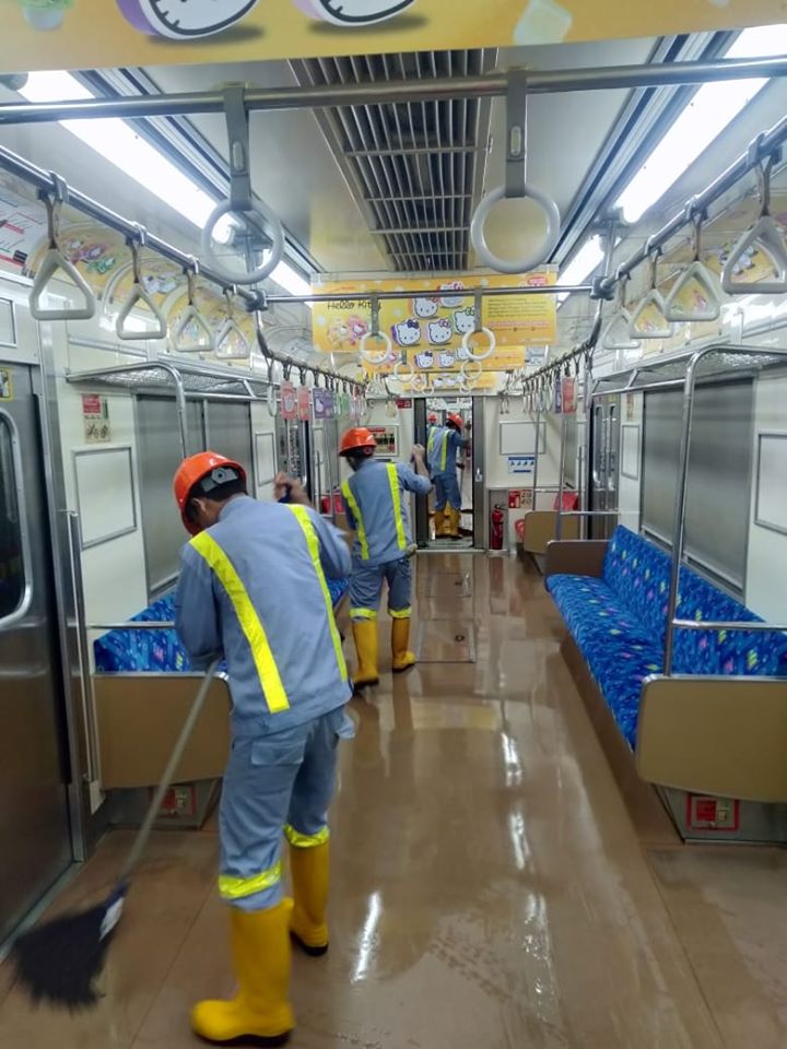 Respon KRL Commuterline Juga Transjakarta Menghadapi Virus Corona