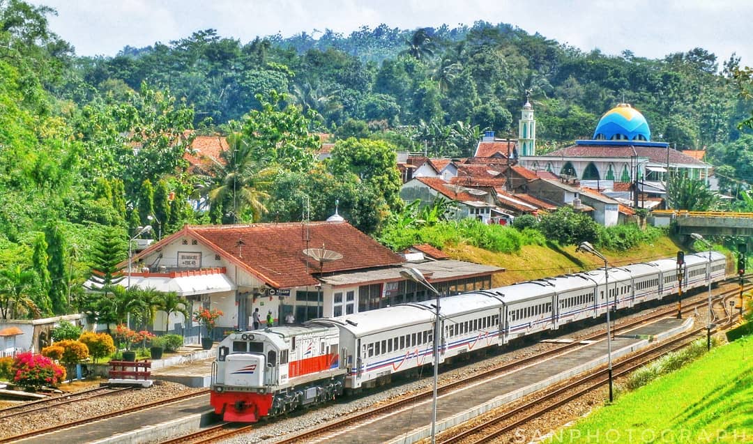 Sejarah Stasiun Pasar Senen Jakarta