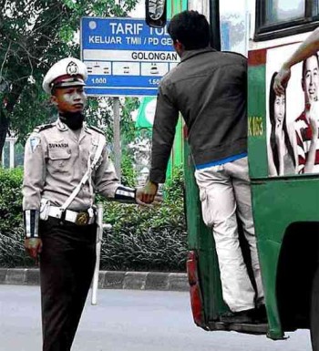 5 Profesi Yang Mulai Kehilangan Respek Masyarakat Indonesia