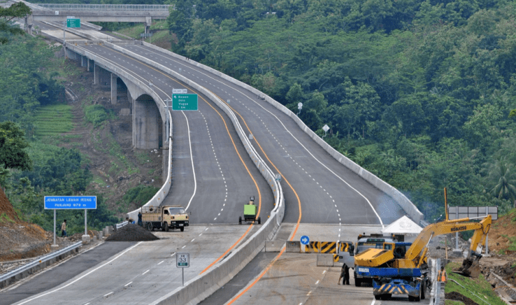 4. Pembangunan Tol Ruas Ngawi-Solo